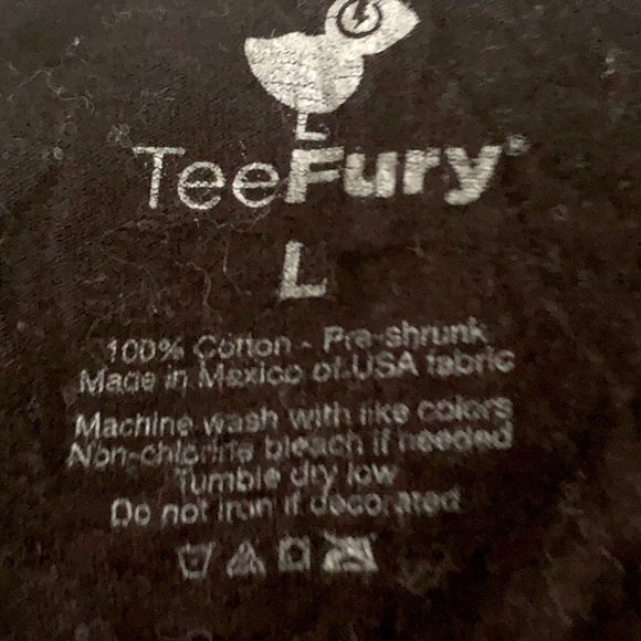 Graphic T-shirt - Picture 2 of 2